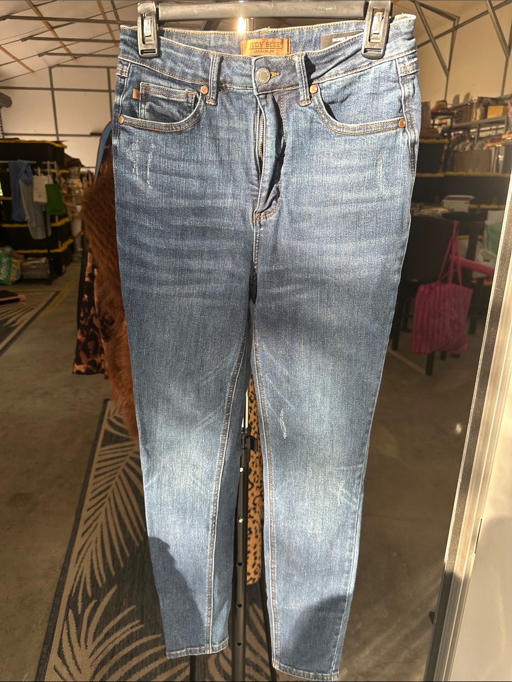Judy Blue Mid-Rise Skinny Jeans in Medium Blue Wash